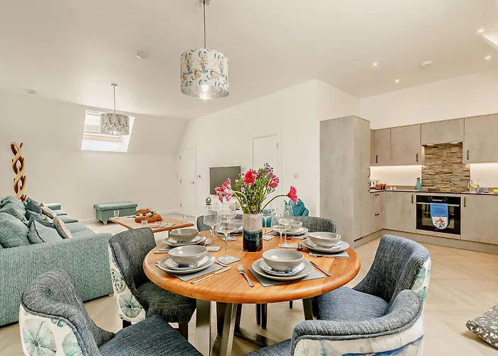 3 Bed In Newquay 90070